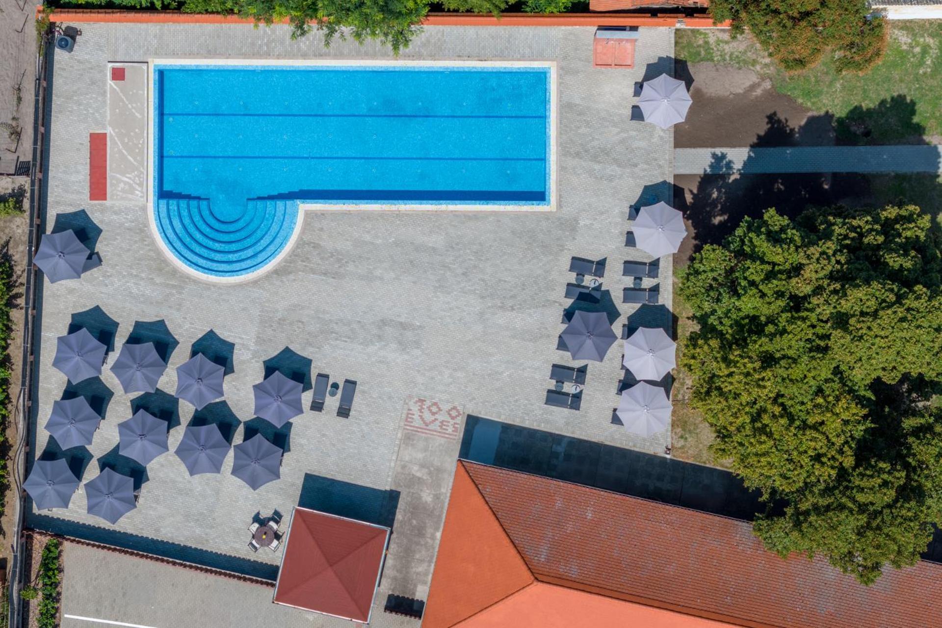 100 Eves Fogado Bed & Breakfast Szatymaz Ngoại thất bức ảnh