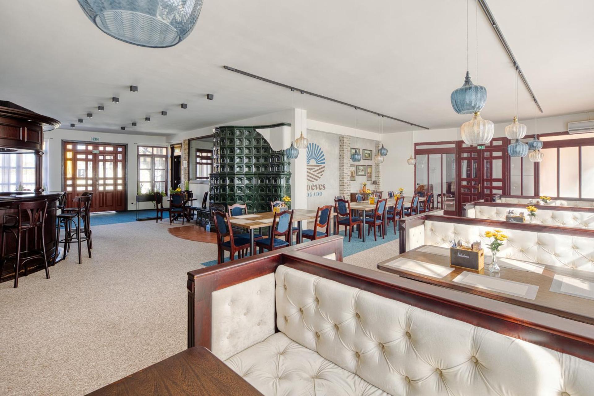 100 Eves Fogado Bed & Breakfast Szatymaz Ngoại thất bức ảnh