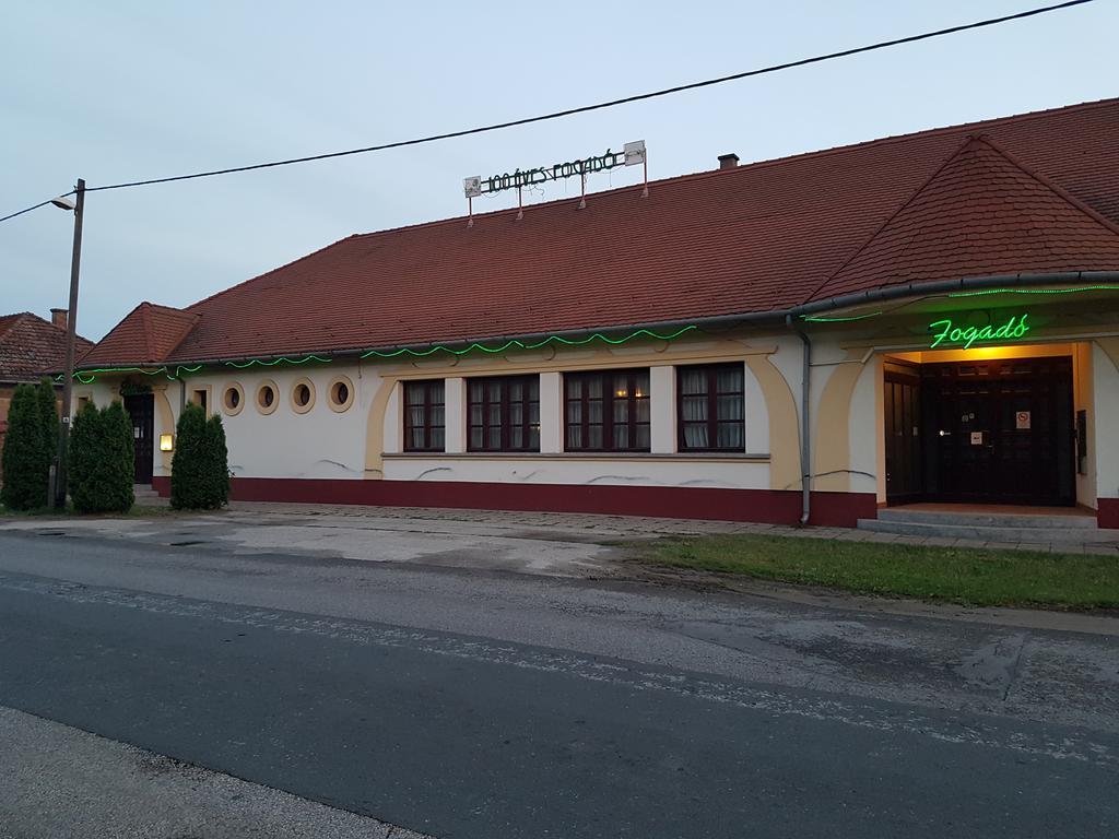 100 Eves Fogado Bed & Breakfast Szatymaz Ngoại thất bức ảnh